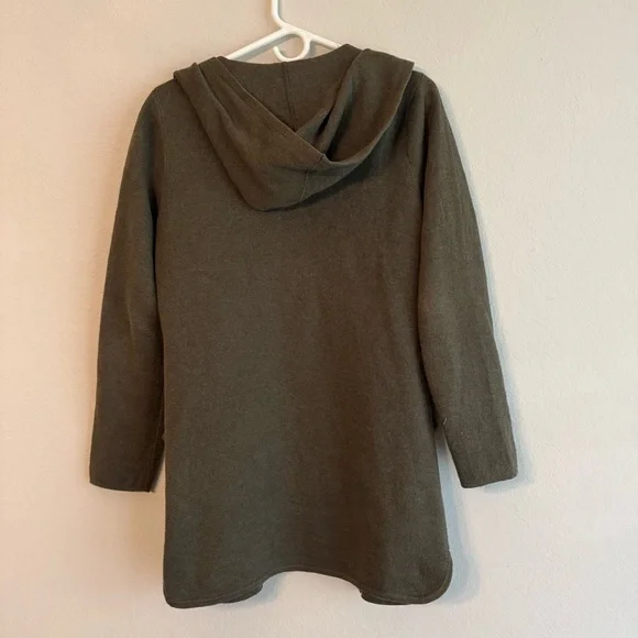 Tahari Medium Green Hooded Womens Cardigan - Picture 3 of 4